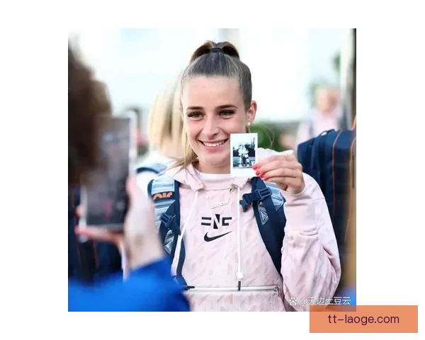 埃拉图恩坐镇中场领航曼联女足核心地位依然稳固无人可撼持续闪耀